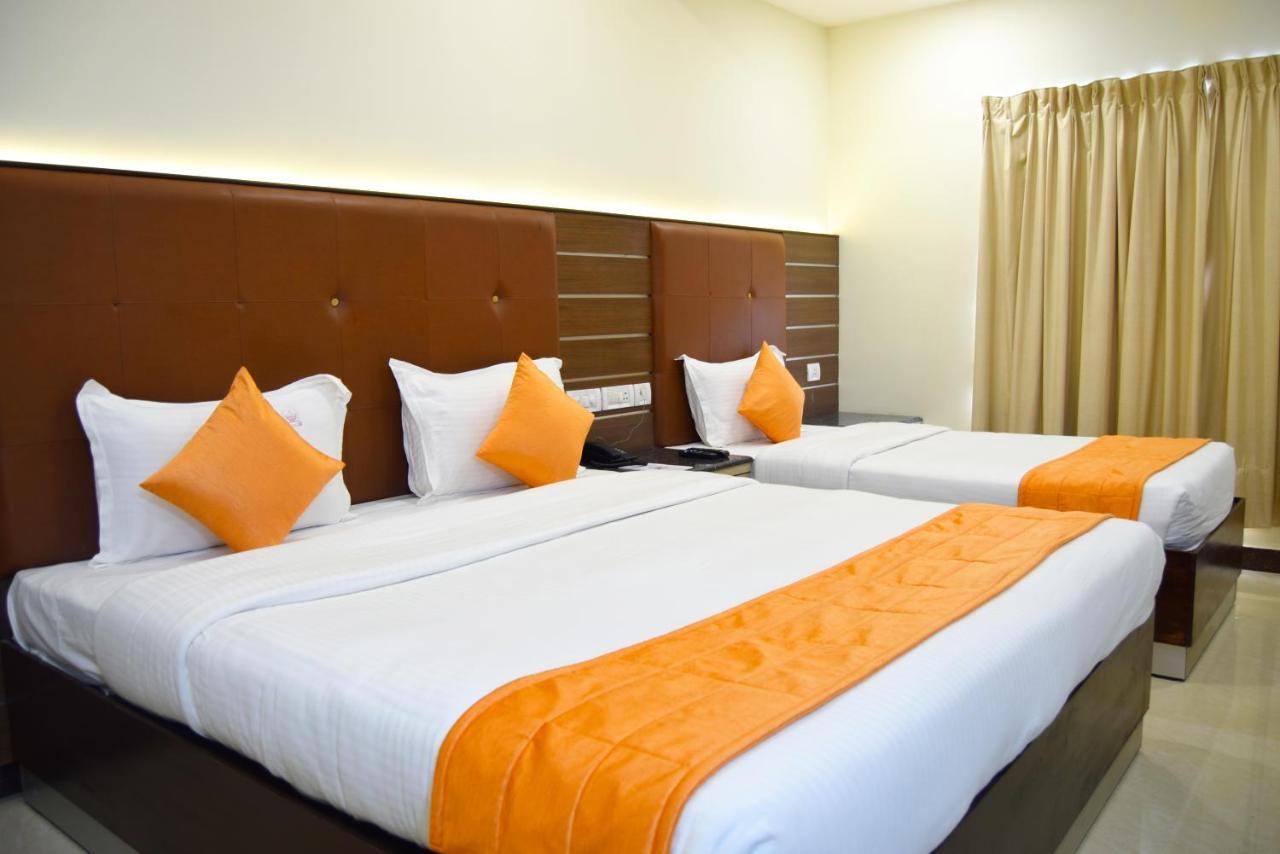 Thiviyam Airport Hotel Madras Buitenkant foto