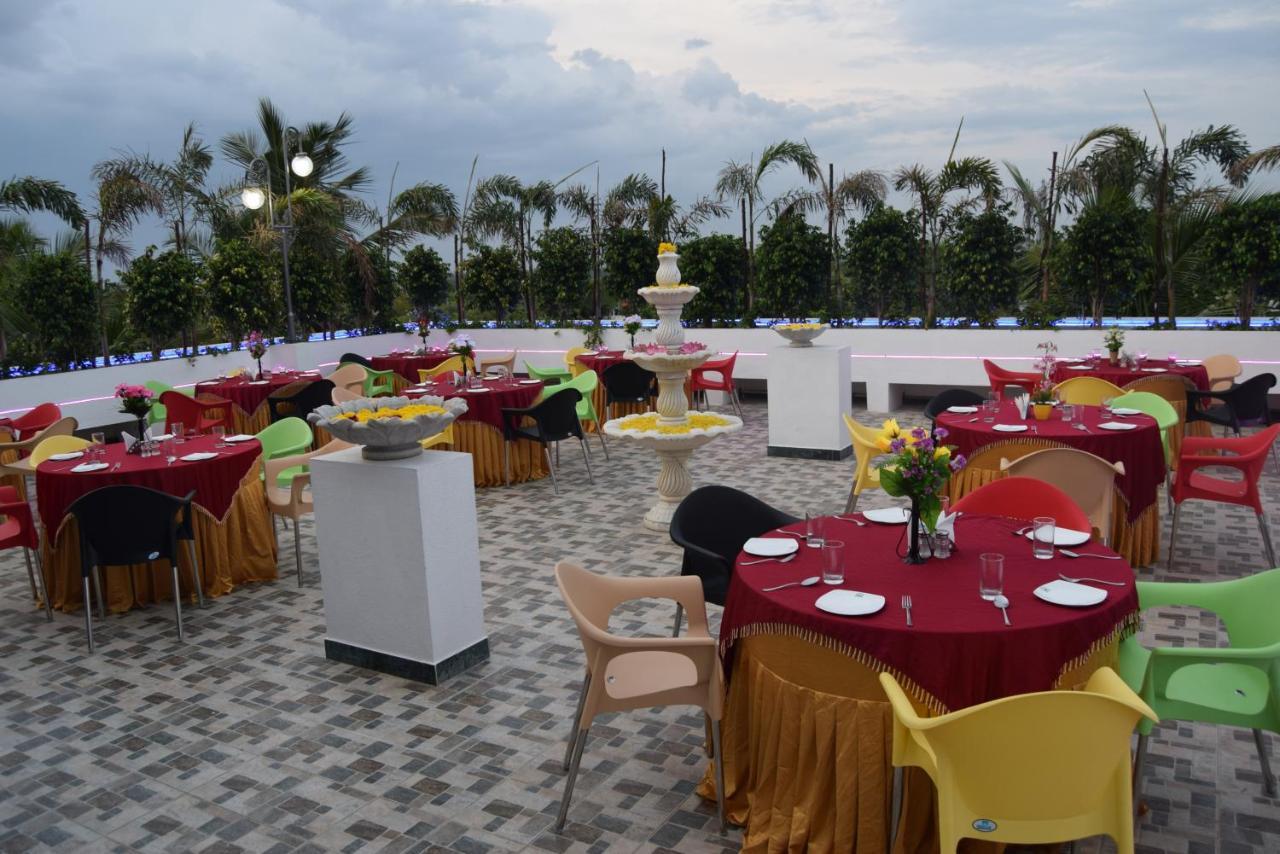 Thiviyam Airport Hotel Madras Buitenkant foto