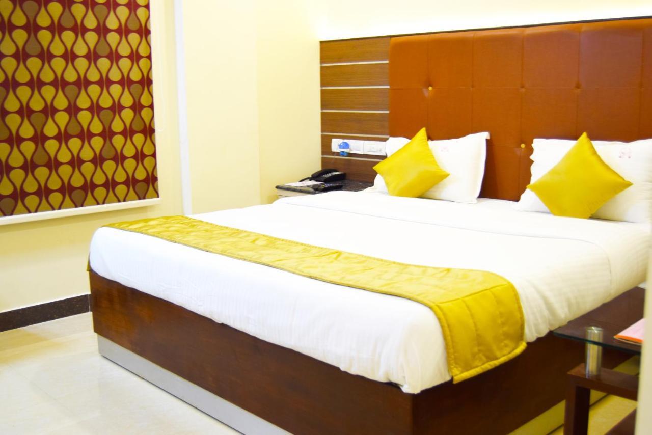Thiviyam Airport Hotel Madras Buitenkant foto