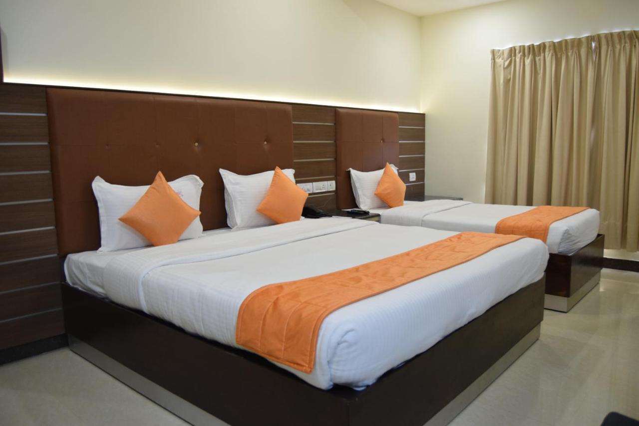 Thiviyam Airport Hotel Madras Buitenkant foto