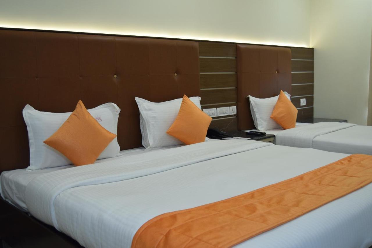 Thiviyam Airport Hotel Madras Buitenkant foto