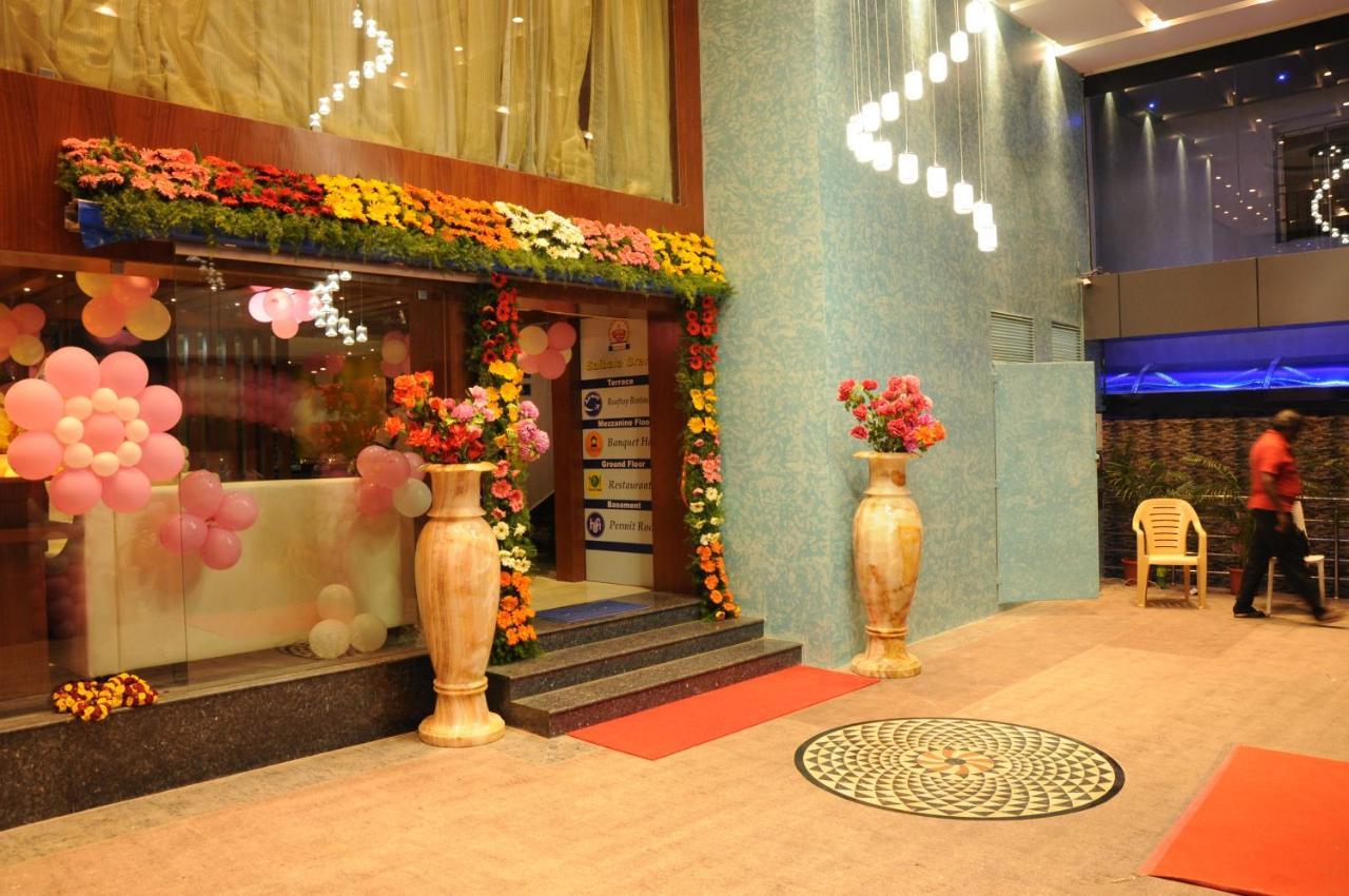 Thiviyam Airport Hotel Madras Buitenkant foto